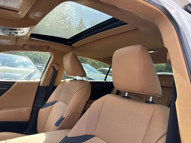 Lexus ES 2025 — photo 8