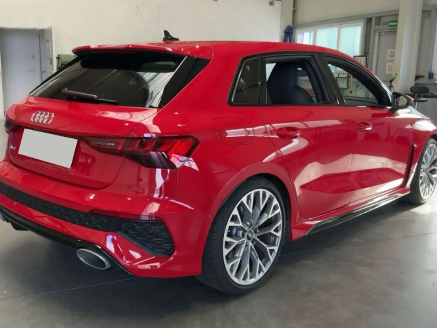 Audi RS3 Sportback 2.5 TFSI quattro HUD + B&O + EA7 Klima Rot - 2