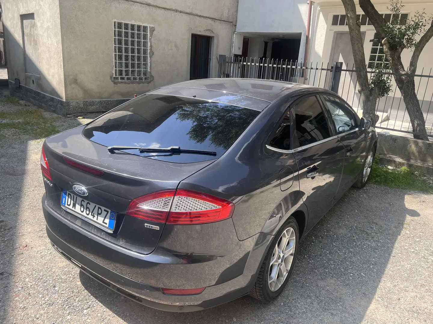 Ford Mondeo 2.0 TDCi Titanium plava - 2