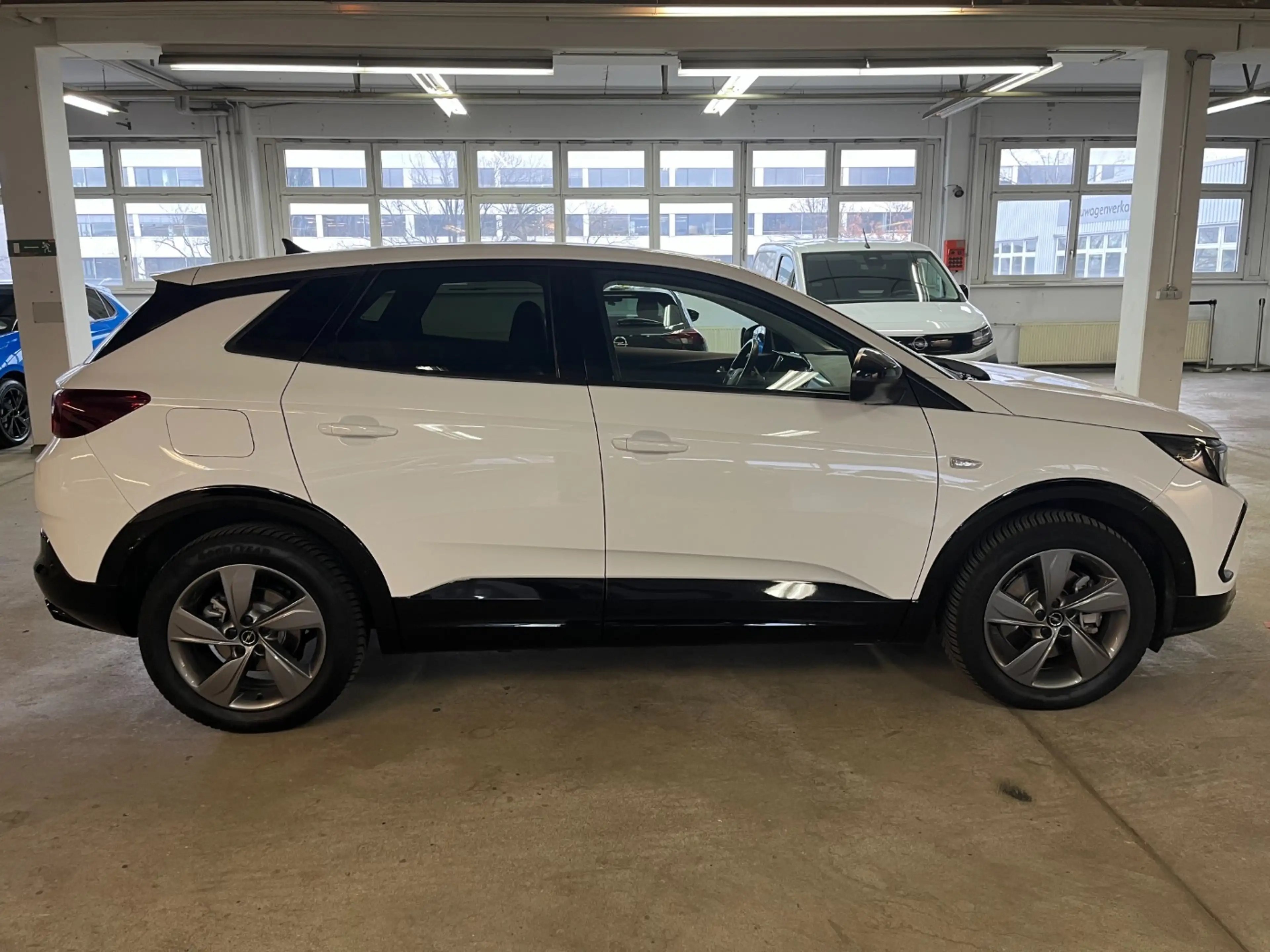 Opel Grandland 1.6 Kamera,PDC,Lenkradhzg.,Navi,CarPlay — photo 6