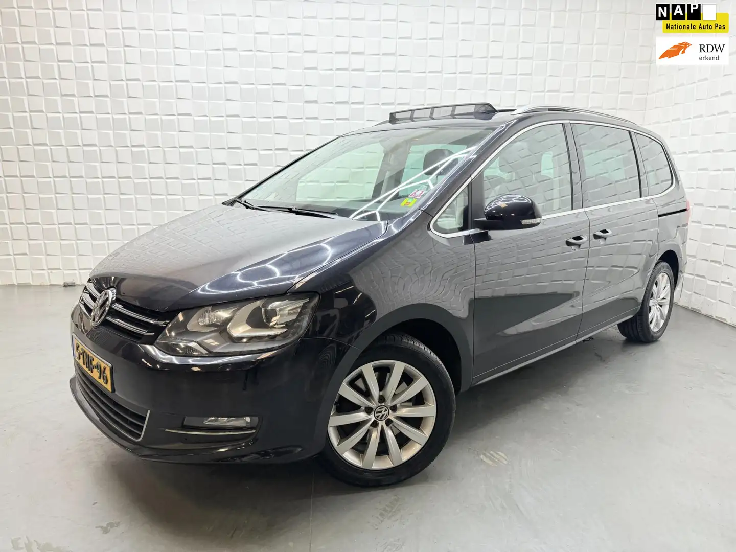 Volkswagen Sharan 1.4 TSI Comfortline Edition 7 PERSOONS Zwart - 1
