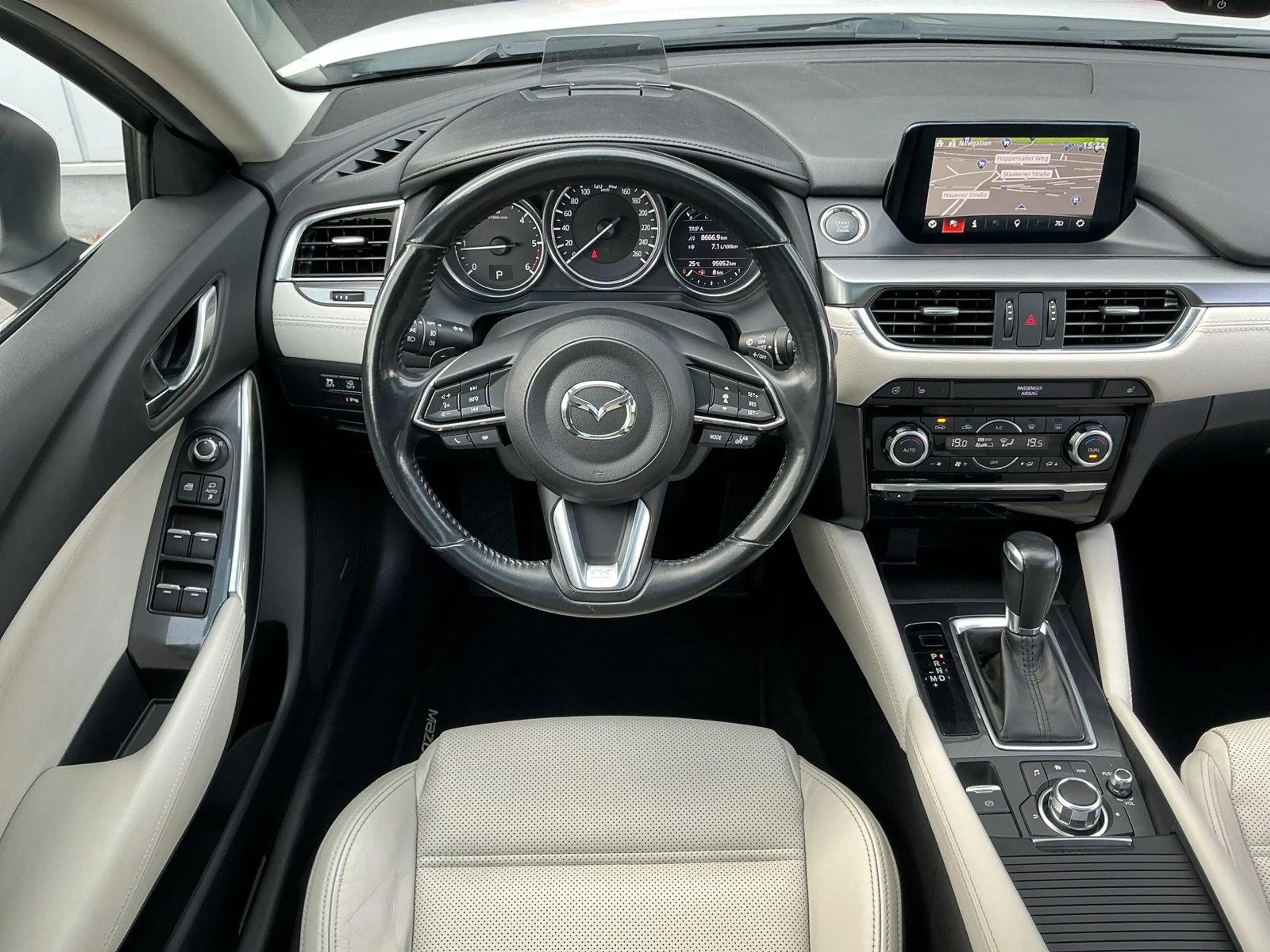 Mazda 6 Kombi Kizoku Intense LED PANO HUD BOSE STHZ — photo 13