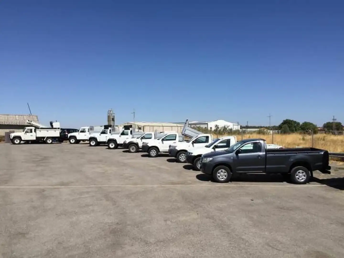 Toyota Hilux Cabina Sencilla Chasis GX Blanco - 2