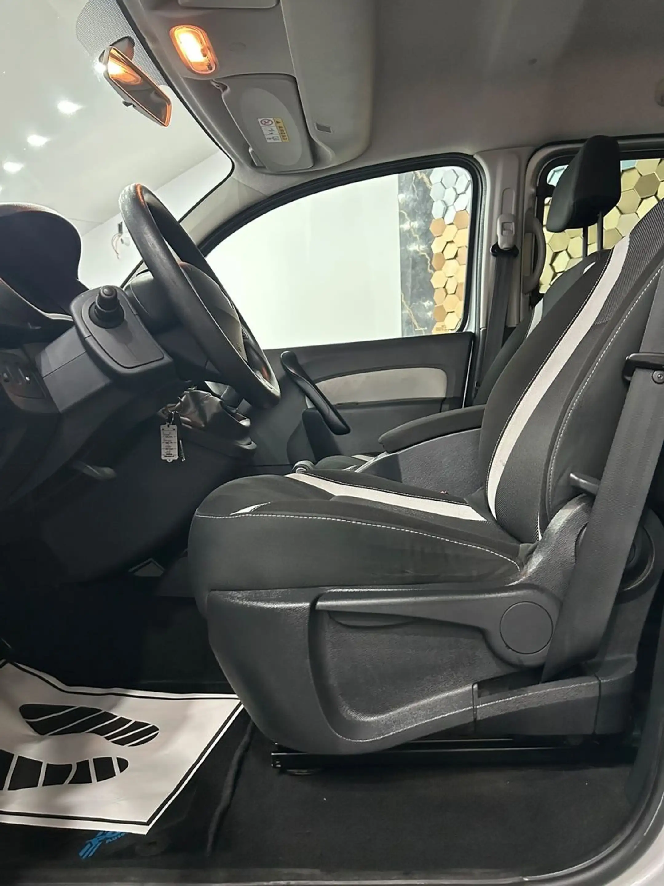 Renault Kangoo 1.5 dci Paris /Navi/Klima/Tempomat/ — photo 4