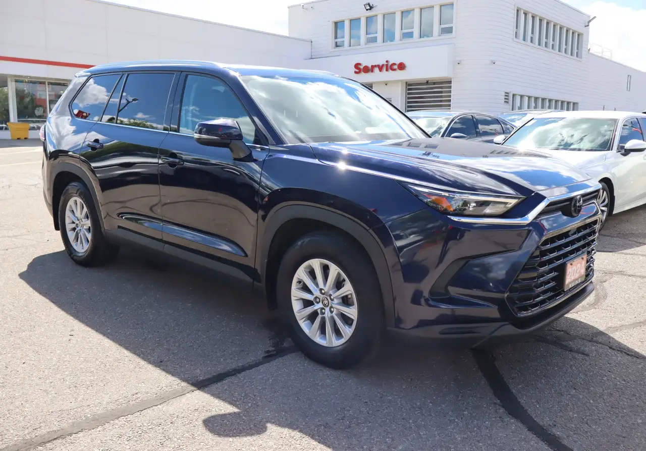 Toyota Grand Highlander fotografie Toyota Grand Highlander
