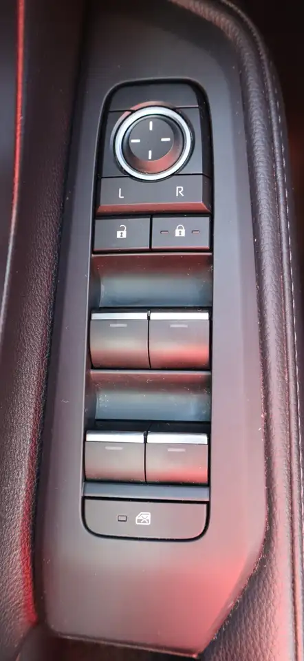 Toyota Grand Highlander fotografie Toyota Grand Highlander