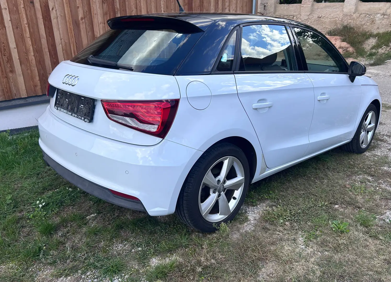 Audi A1 A1 SB 1,0 TFSI intense intense Weiß - 2