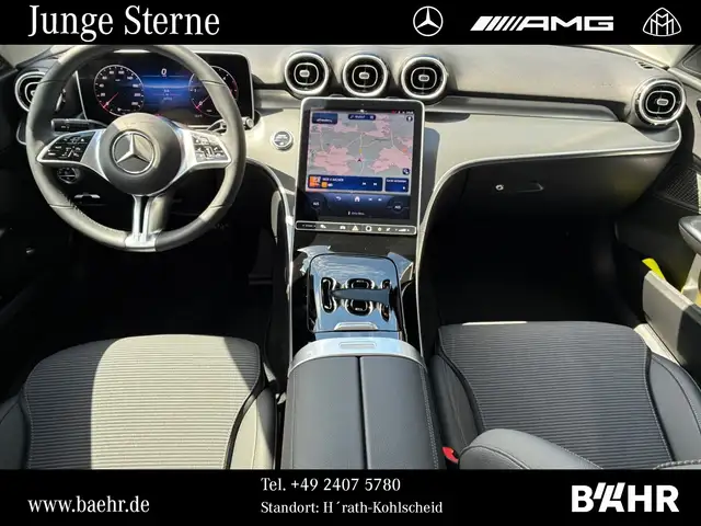 Mercedes-Benz C-Class view 4