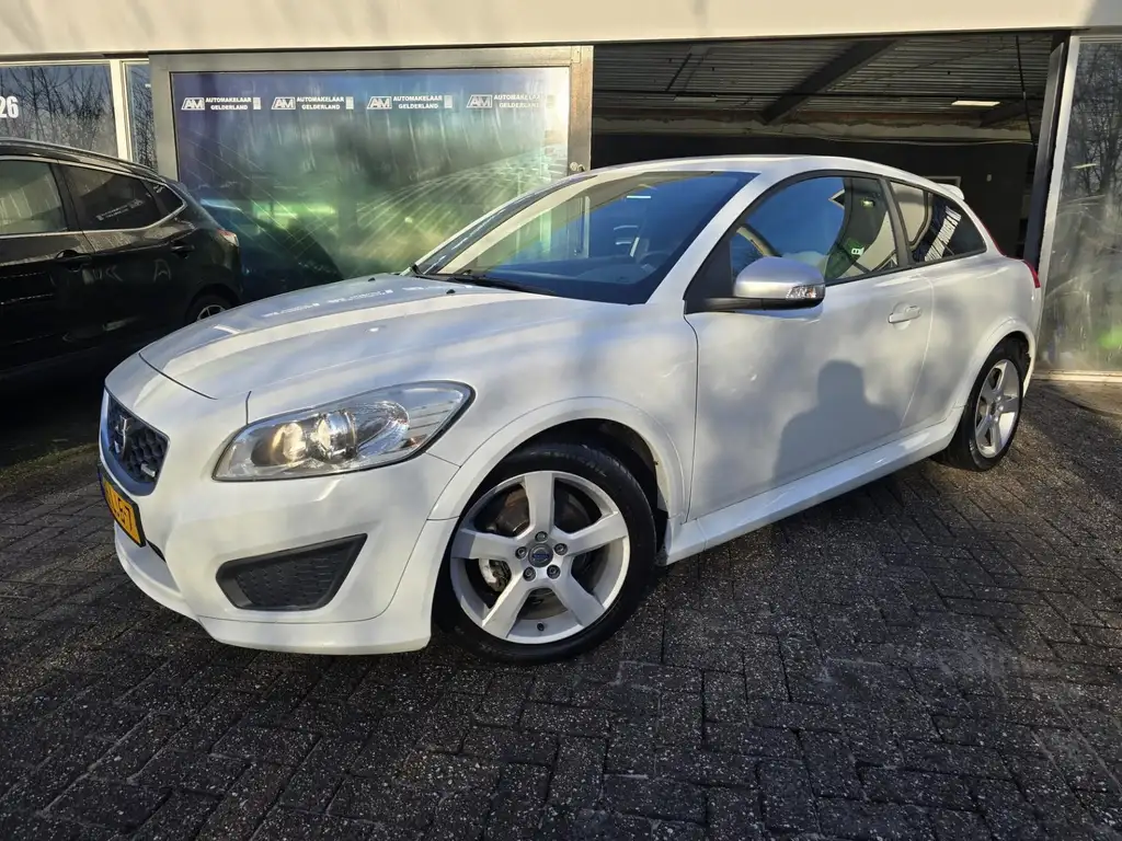 Volvo C30 2010 из Европы — купить под ключ