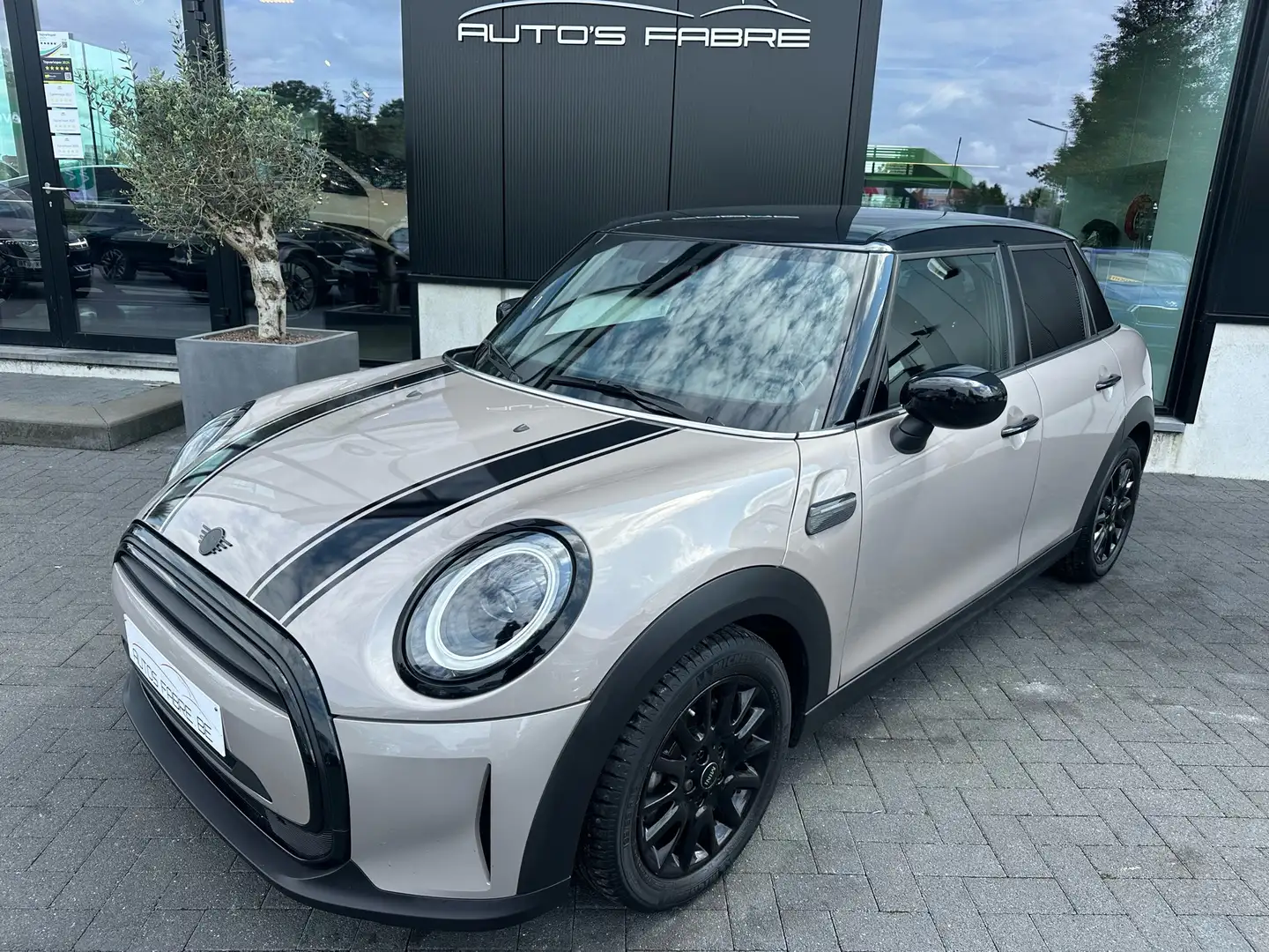 MINI Cooper 1.5 I Benzine Automaat Speciale serie Sport Gris - 1