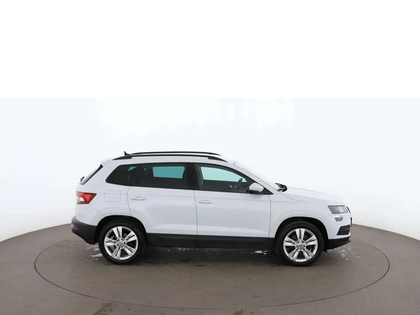 Skoda Karoq 2.0 TDI Style 4x4 Aut AHK NAVI SITZHZG PDC Weiß - 2