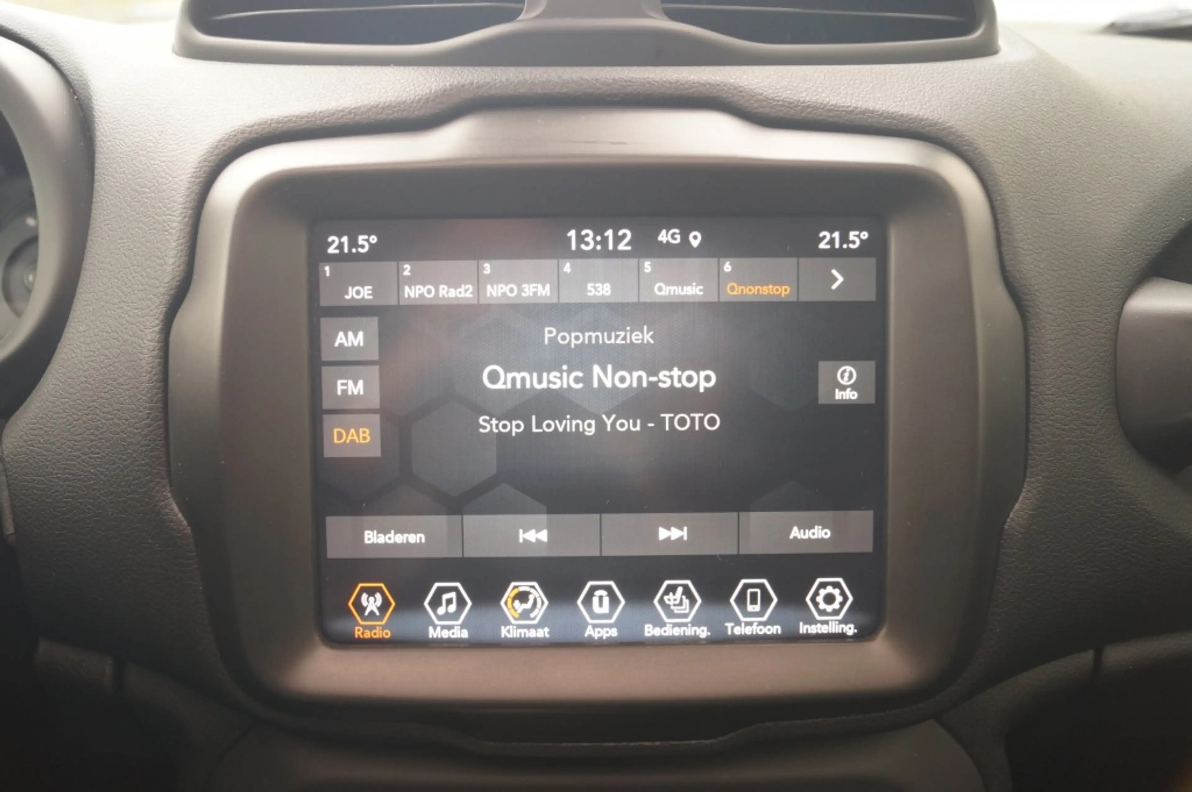 Jeep Renegade 4xe 240 PHEV Hybrid 4WD Limited -PANO-CAM- — photo 18