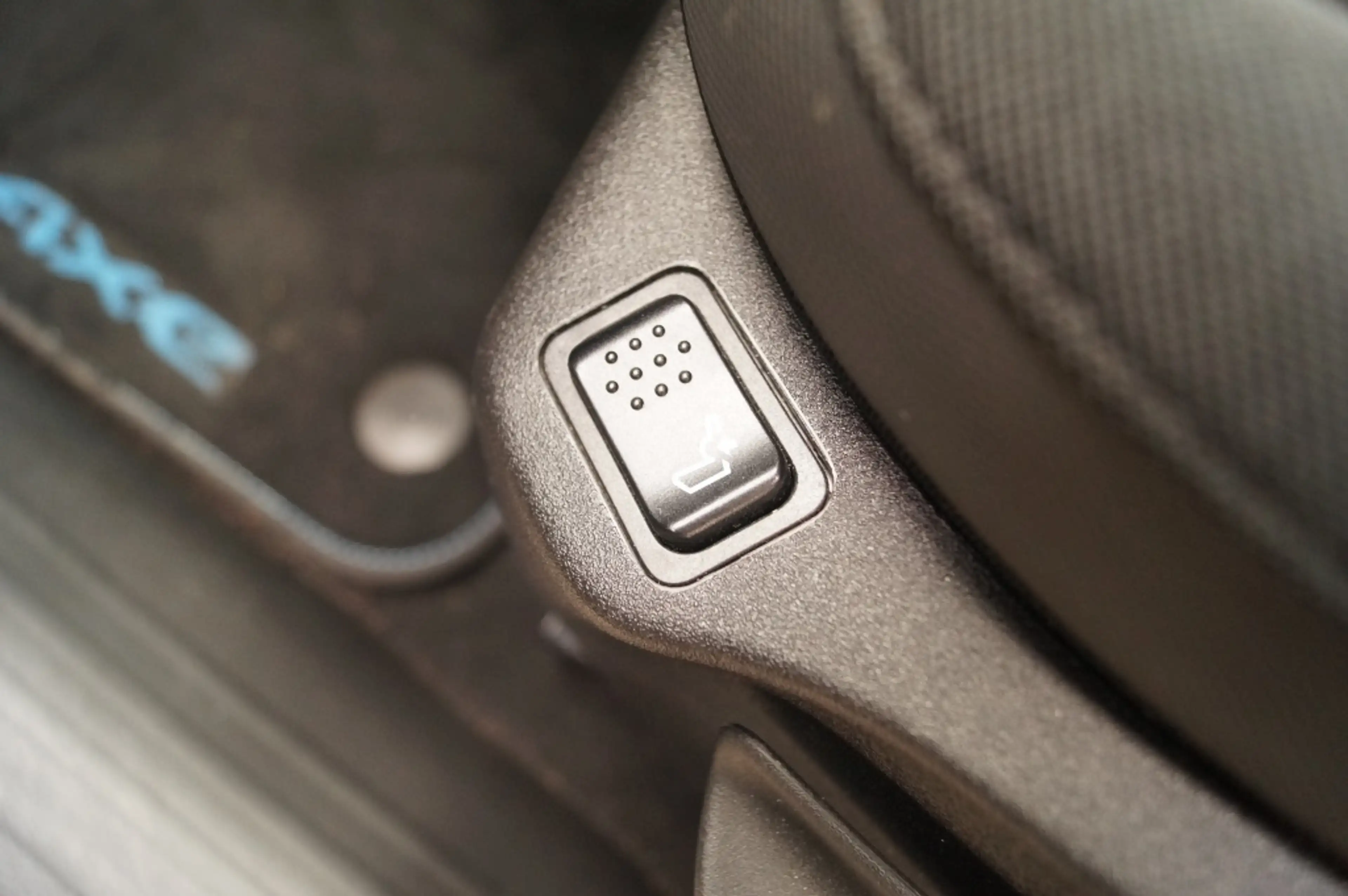 Jeep Renegade 4xe 240 PHEV Hybrid 4WD Limited -PANO-CAM- — photo 27