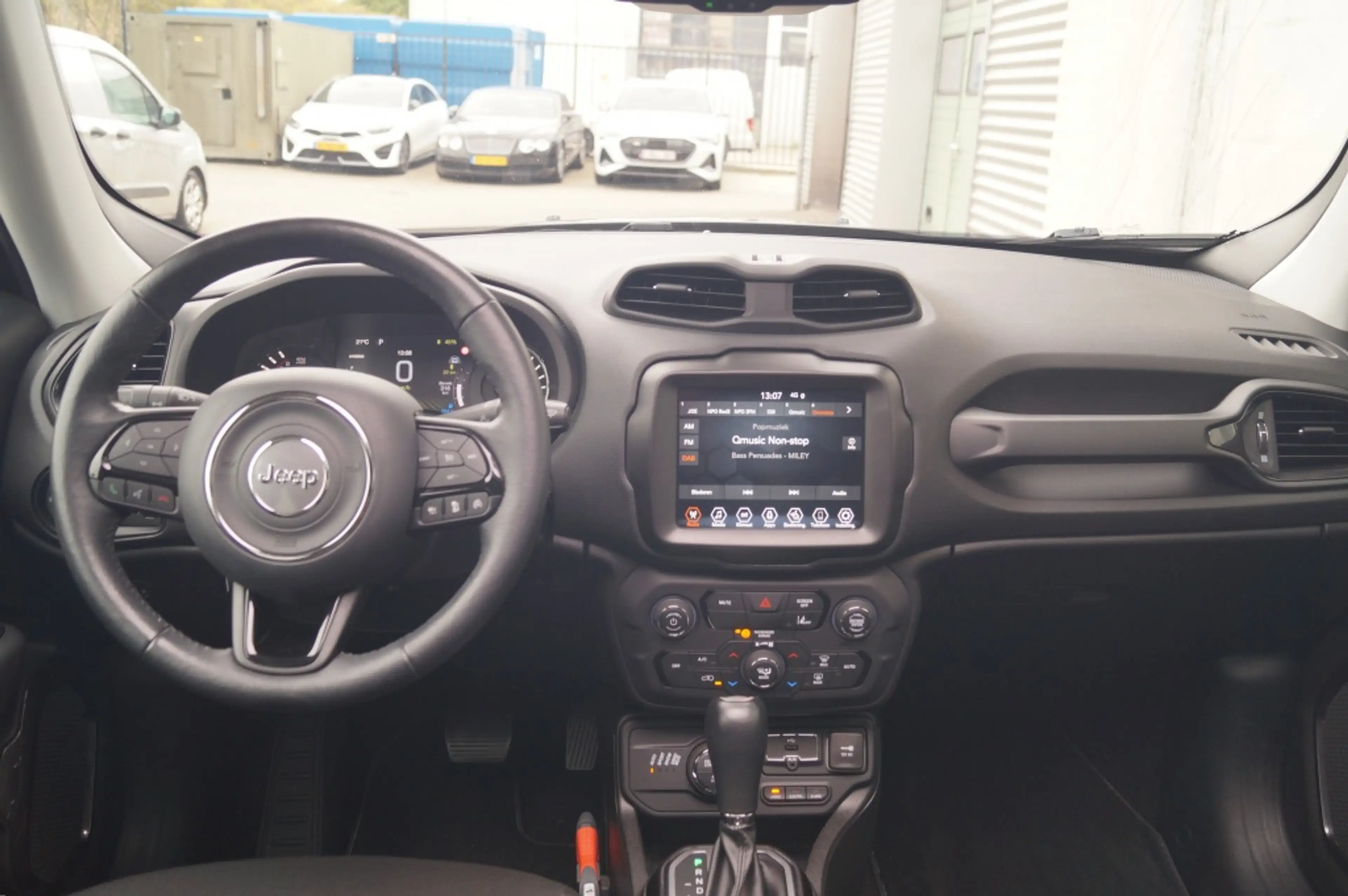 Jeep Renegade 4xe 240 PHEV Hybrid 4WD Limited -PANO-CAM- — photo 10