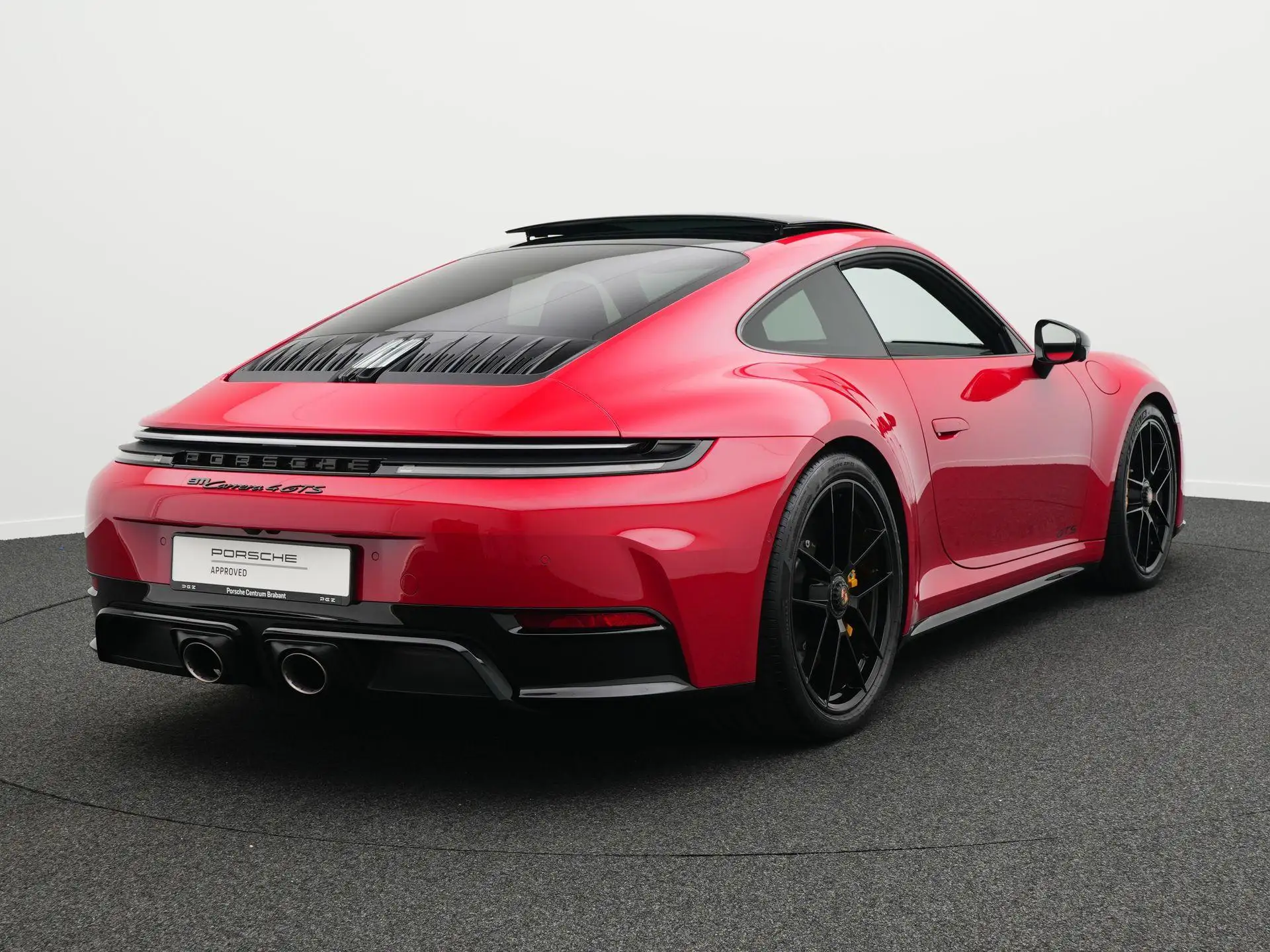 포르쉐 911 Carrera 4 GTS Coupe 2026 레드 사진 7