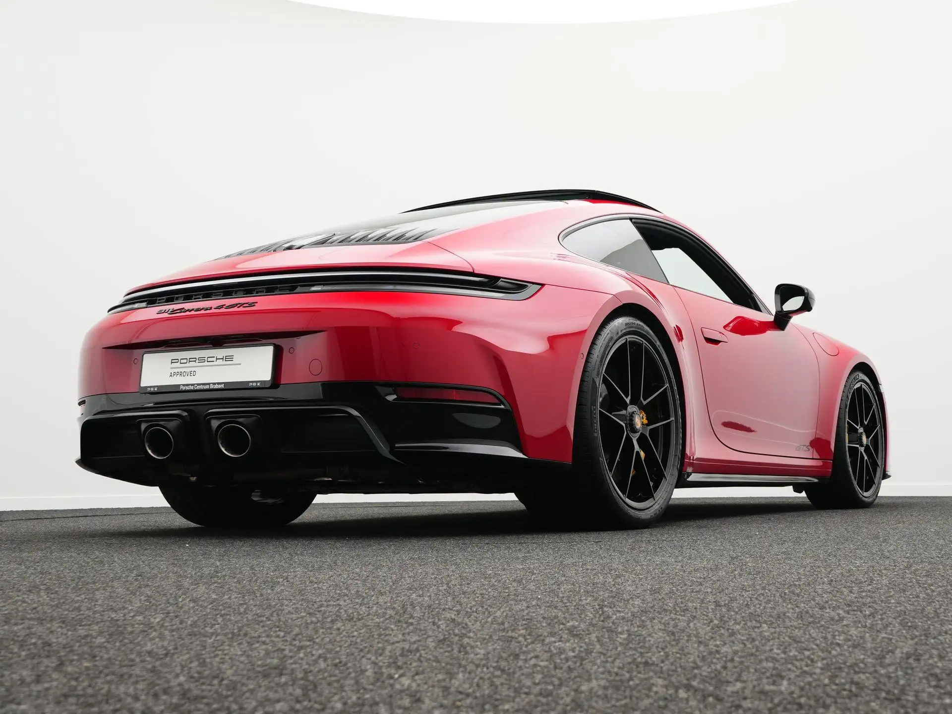 포르쉐 911 Carrera 4 GTS Coupe 2026 레드 사진 8