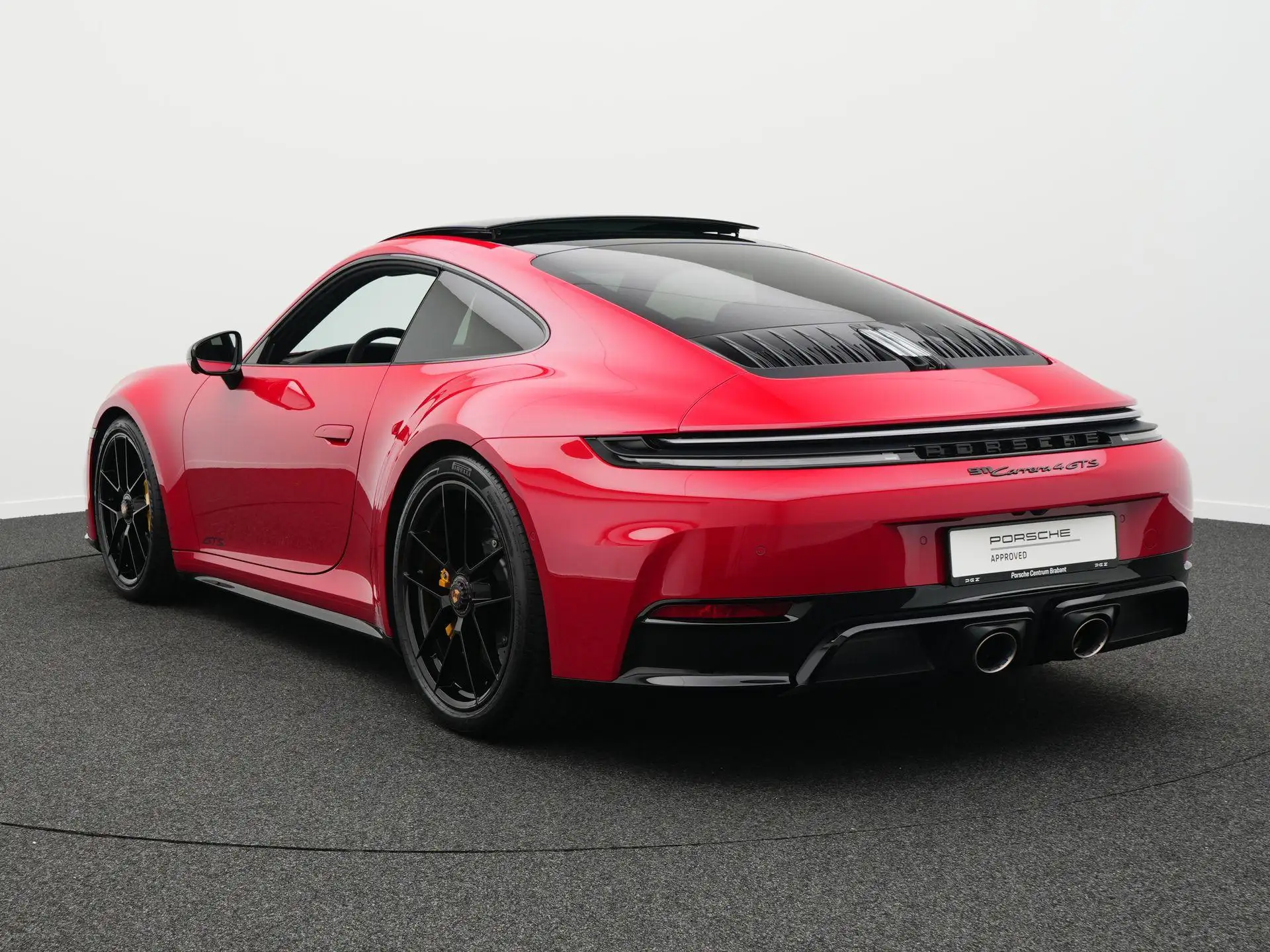 포르쉐 911 Carrera 4 GTS Coupe 2026 레드 사진 6