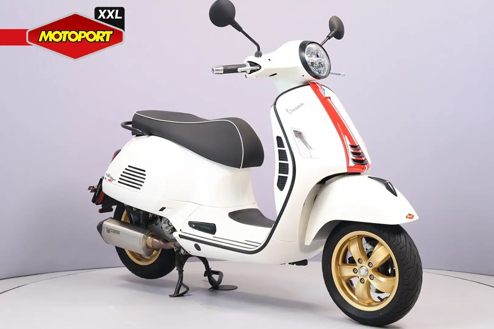 Vespa GTS Super 300 Fekete - 2
