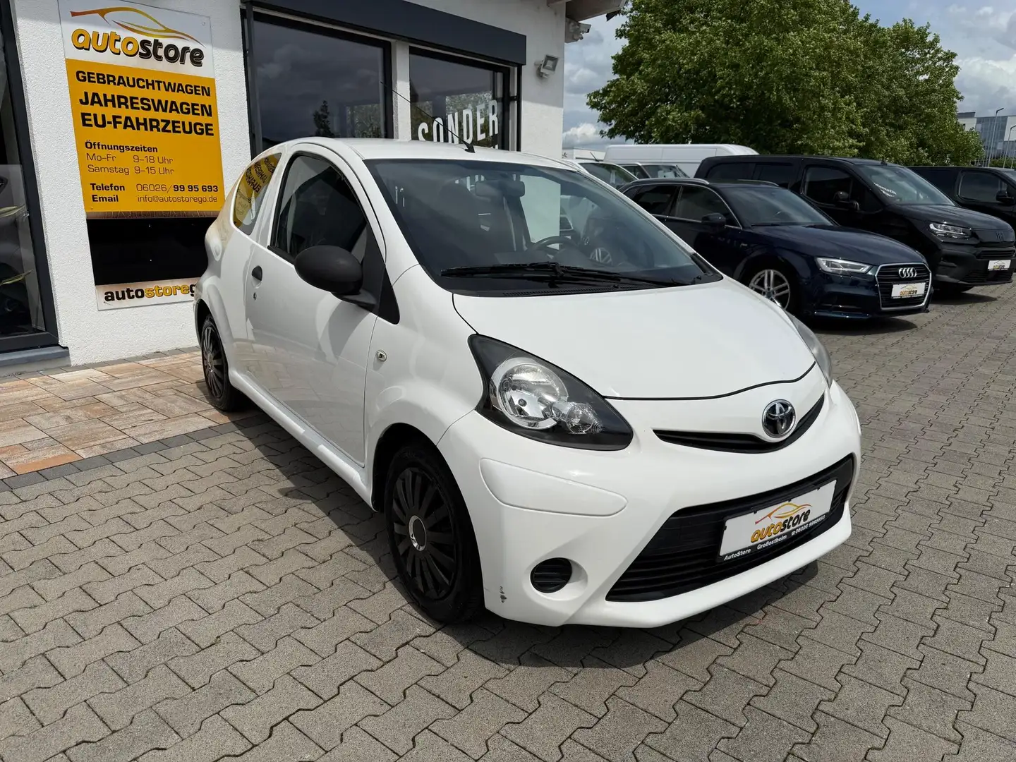 Toyota Aygo 1.0 50 kW (68 PS), Schalt. 5-Gang, Frontantrieb Bílá - 2