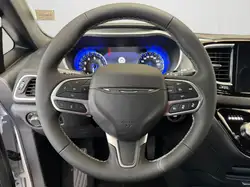 Chrysler Grand Caravan 2027 — фото 12