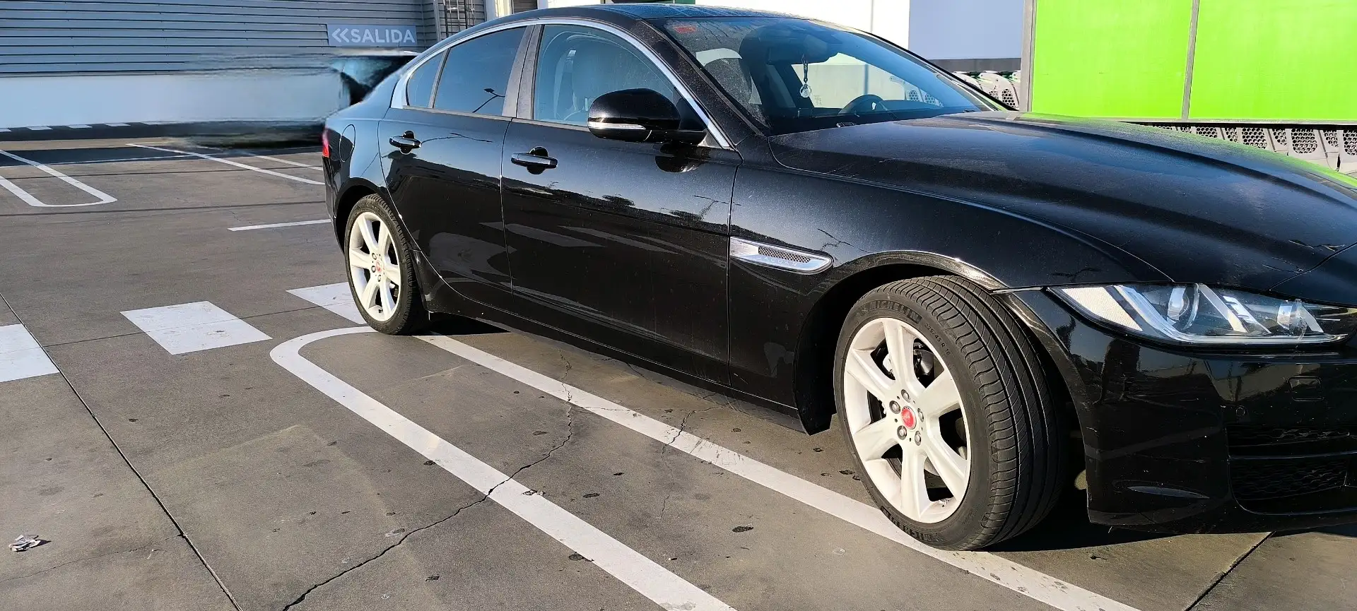Jaguar XE 2.0 Diesel Pure 180 - 1