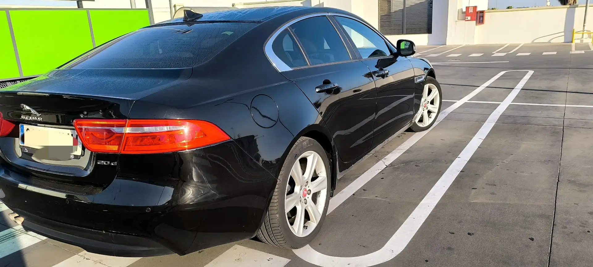 Jaguar XE 2.0 Diesel Pure 180 - 2
