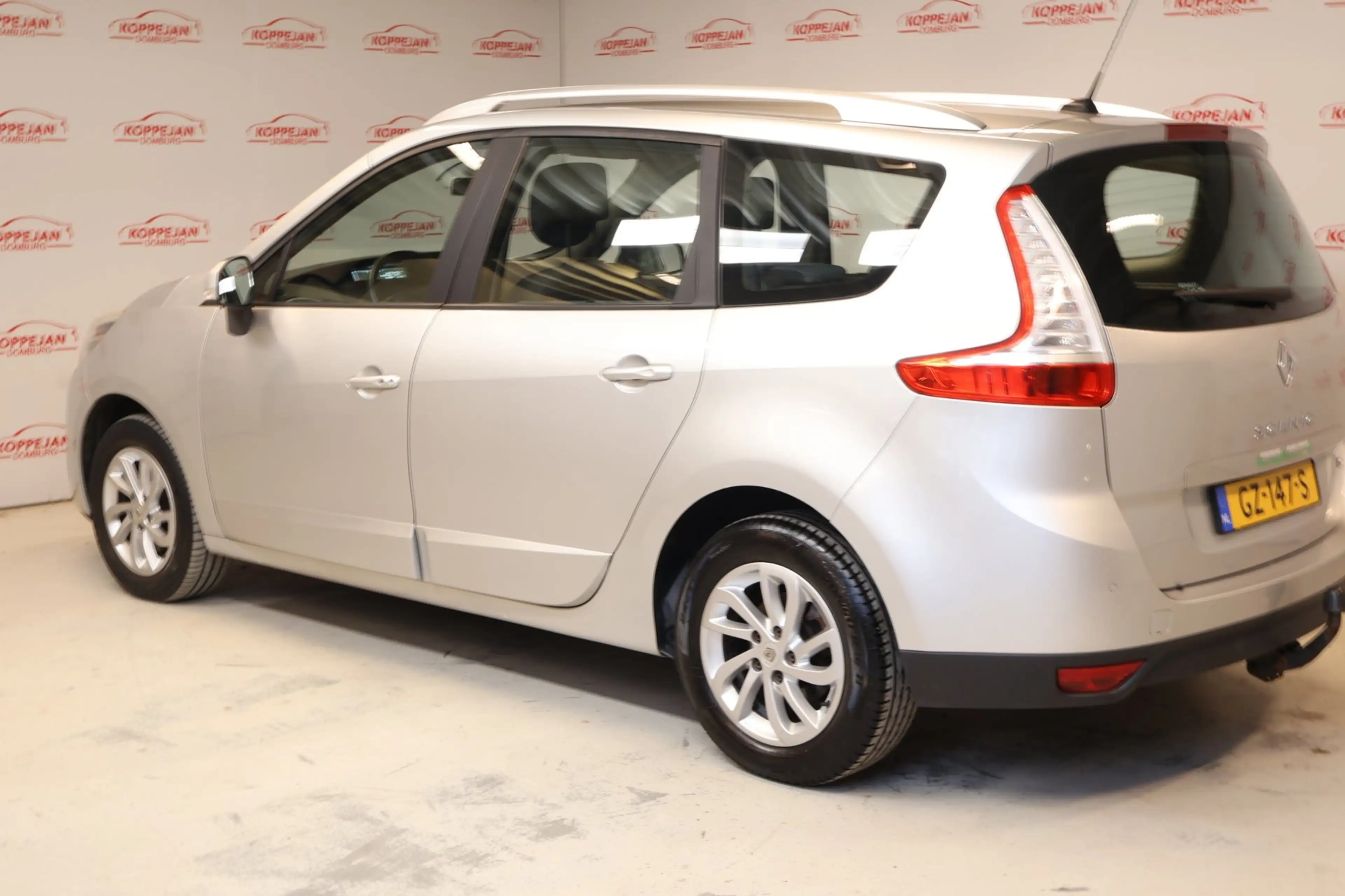 Renault Grand Scenic 1.2 TCe Bose NL Auto|5 personen| Trekhaak|Navigati — photo 5
