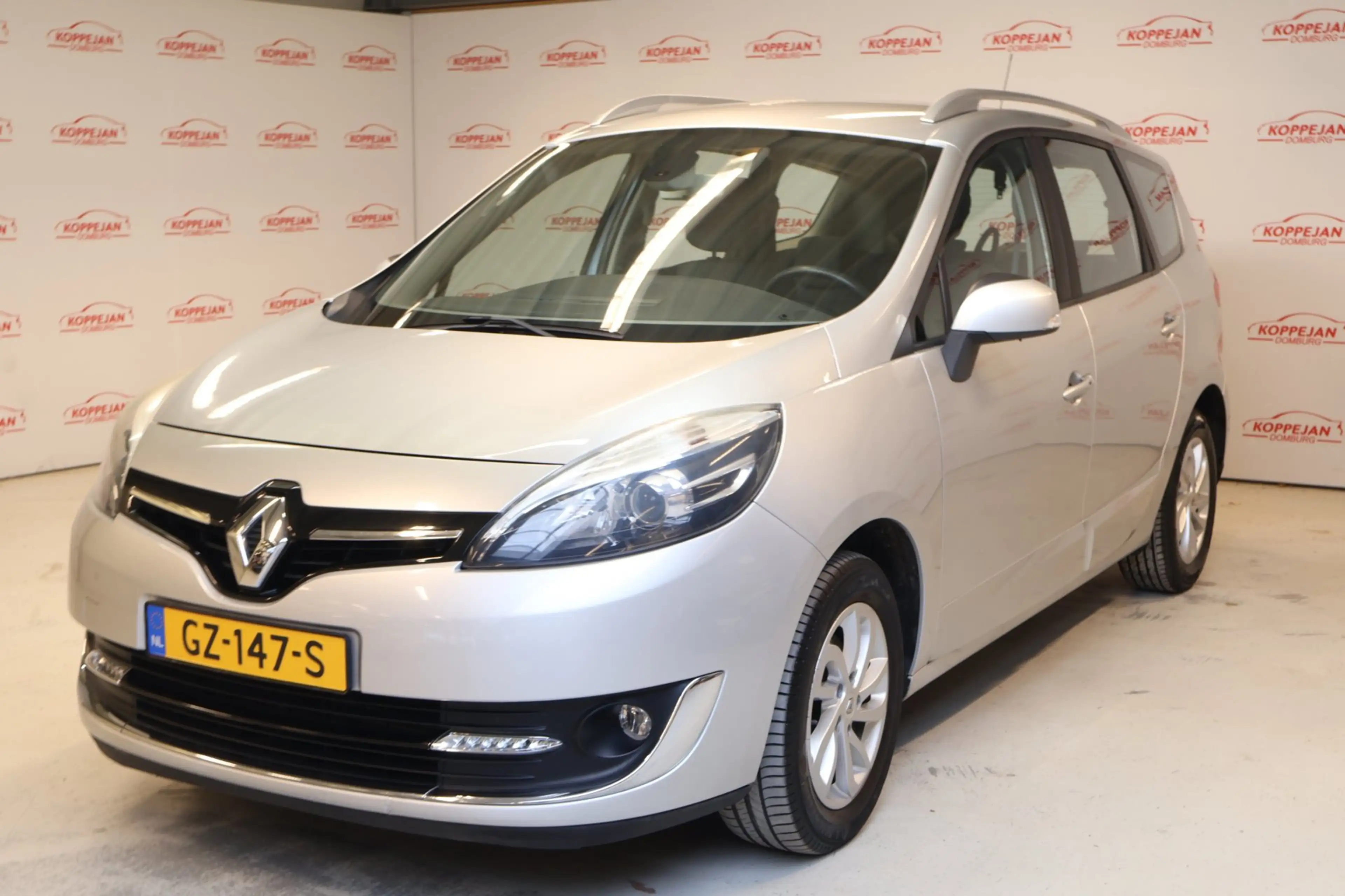 Renault Grand Scenic 1.2 TCe Bose NL Auto|5 personen| Trekhaak|Navigati — photo 3