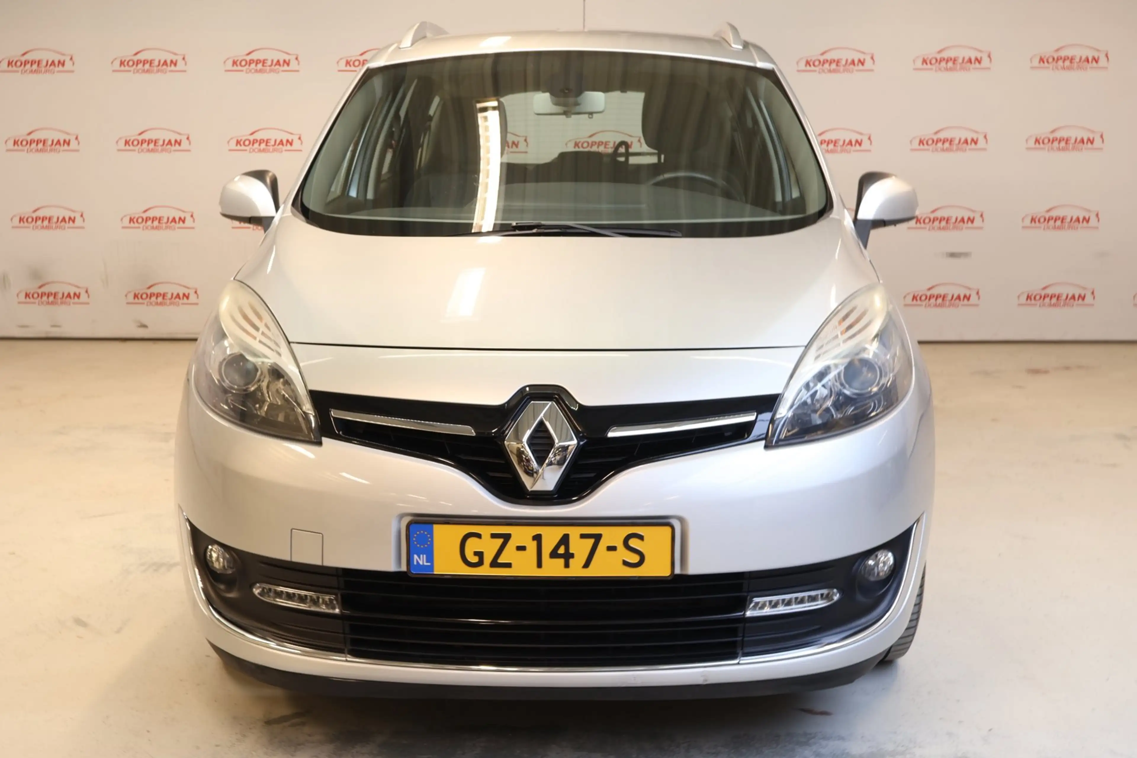 Renault Grand Scenic 1.2 TCe Bose NL Auto|5 personen| Trekhaak|Navigati — photo 2