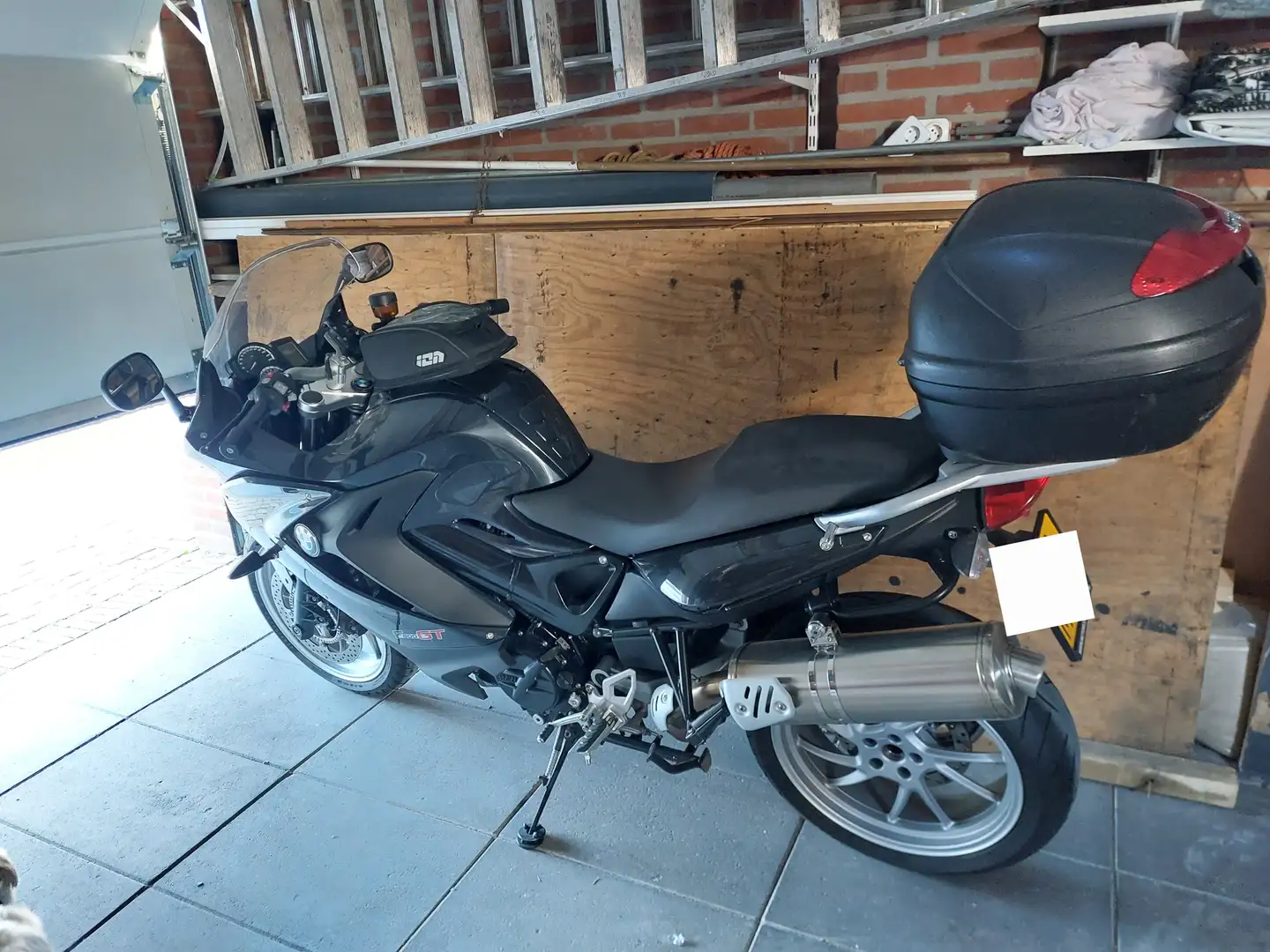 BMW F 800 GT siva - 1
