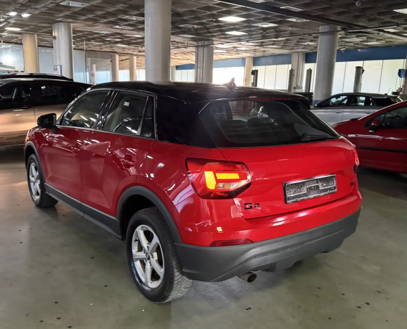 Audi Q2 1.6TDI #untaggable edition 85kW Rojo - 2