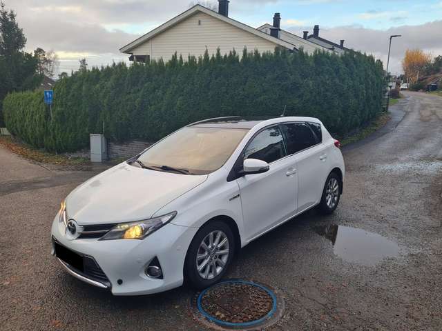 Imagine Toyota Auris Auris 1.8 Hybrid Life