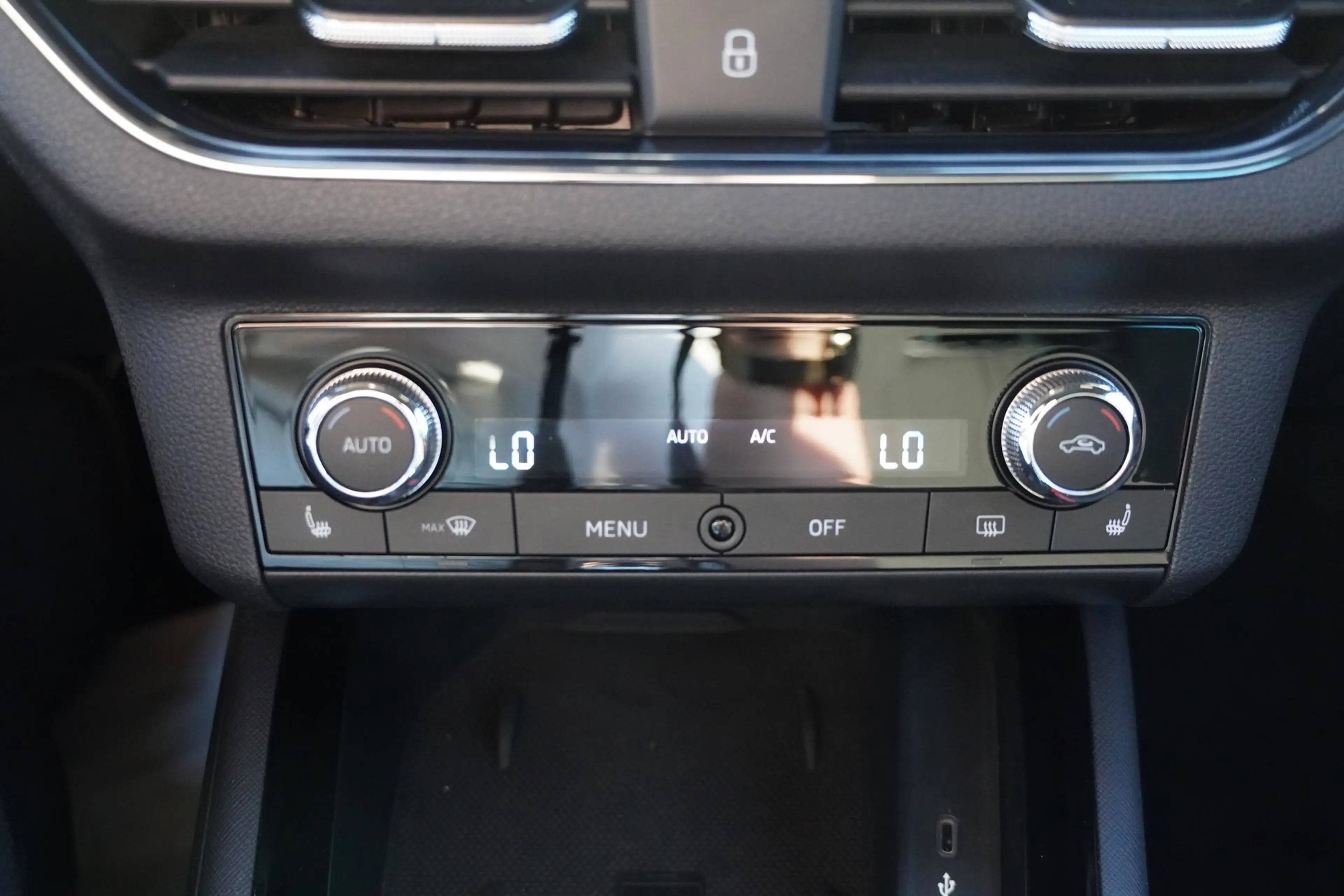 Skoda Scala 1.0 Monte Carlo LED Panorama Android Apple — photo 9