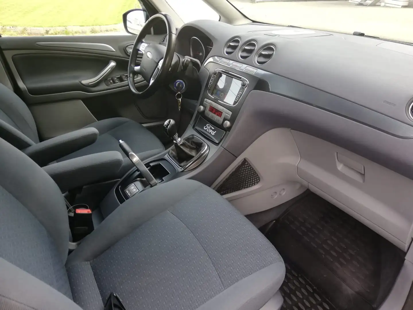 Ford Galaxy Galaxy 1.9 TDi Ghia Business (Fleet) Blauw - 1