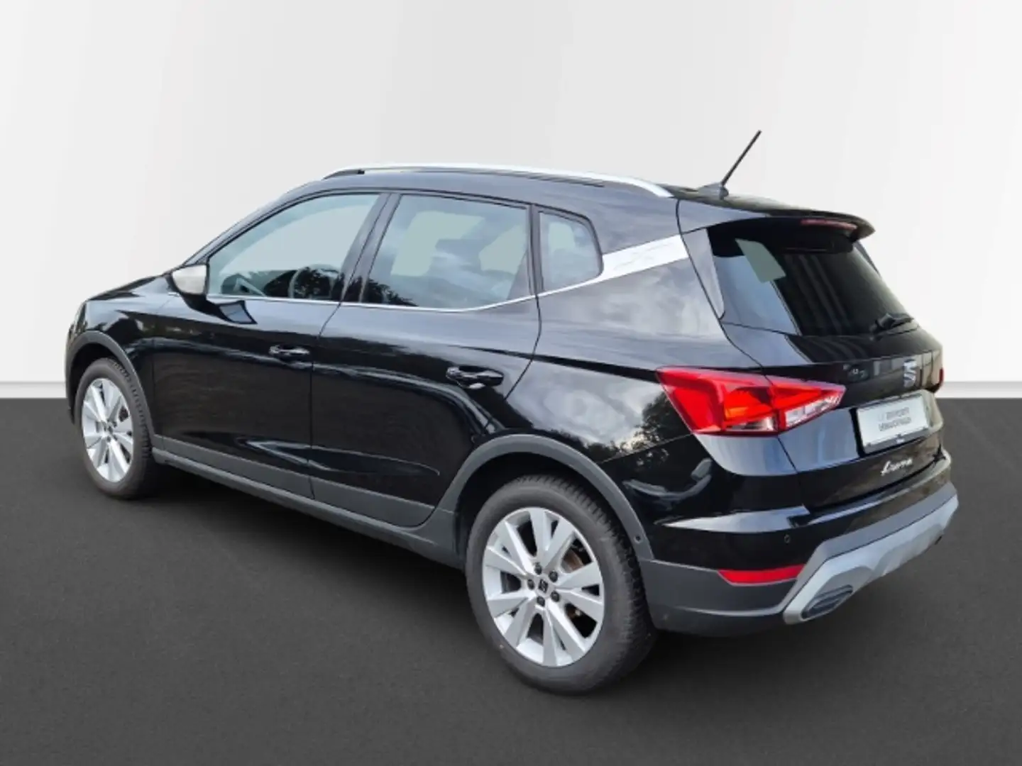 SEAT Arona 1,0 TSI DSG Xperience FullLink ACC Cam Allwetter Schwarz - 2