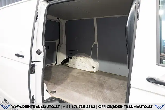 Volkswagen T6 view 11