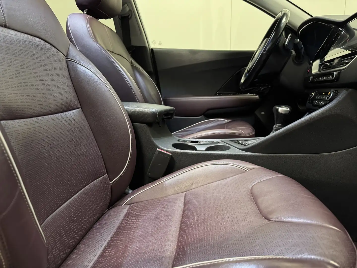 Kia Niro 1.6 Hybride Autom. - GPS - Leder -Topstaat! 1St... Wit - 2