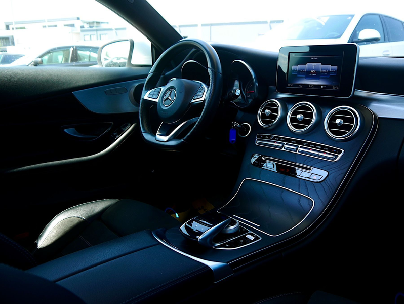 Mercedes-Benz C 250 Coupe Aut. AMG - LINE *Panorama & LED High Perfor — photo 13