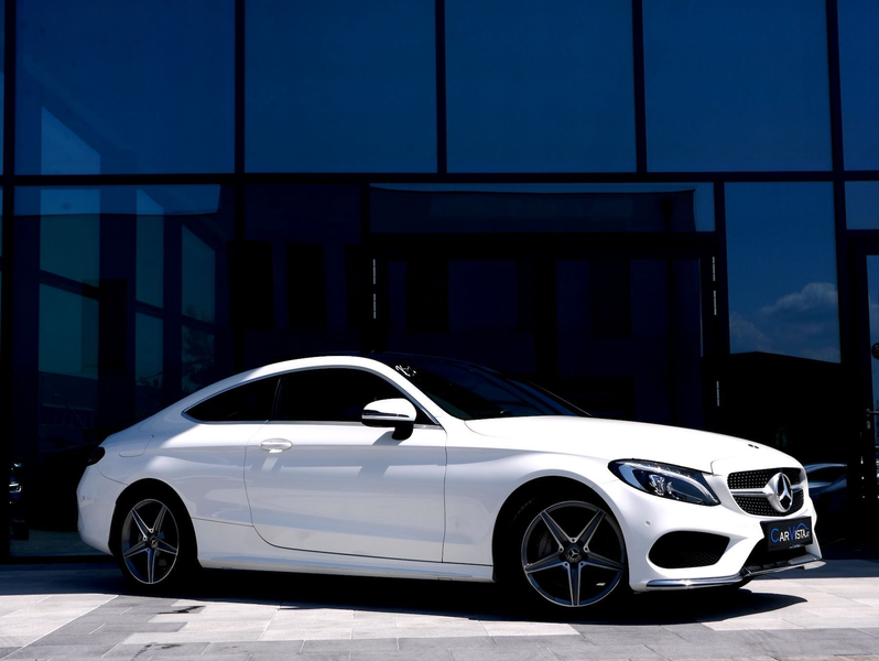 Mercedes-Benz C 250 Coupe Aut. AMG - LINE *Panorama & LED High Perfor — photo 3