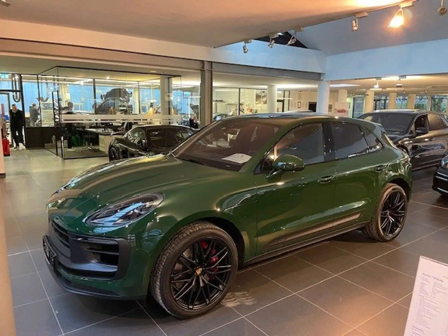 Porsche Macan GTS Burmester Standhzg Pano Sonderlack LED 1. Hand Verde - 2