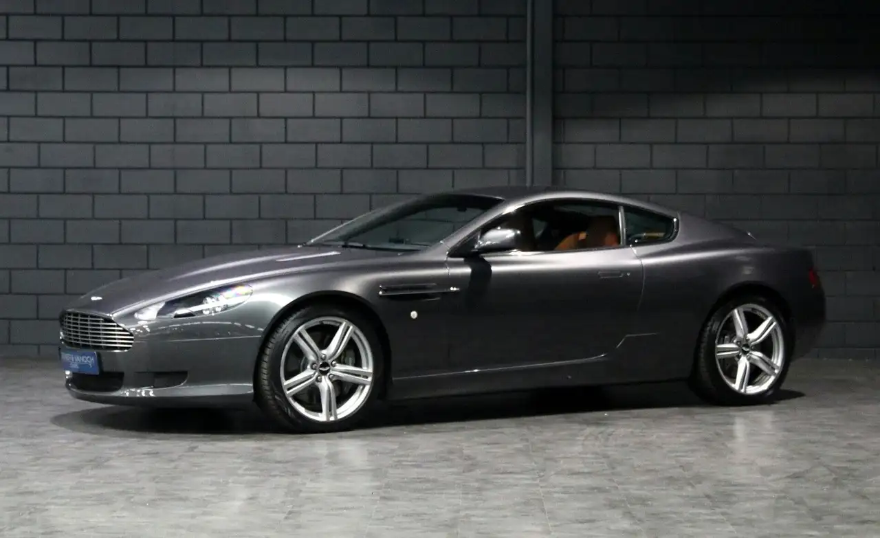 Aston Martin DB9