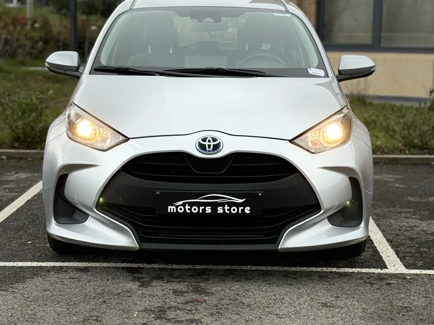 Toyota Yaris Yaris 1.5 hybride ///garantie 7 ANS Argent - 1