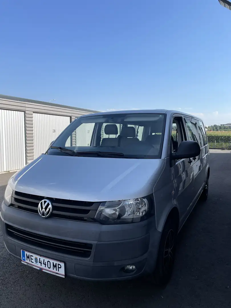 Volkswagen T5 srebrna - 1