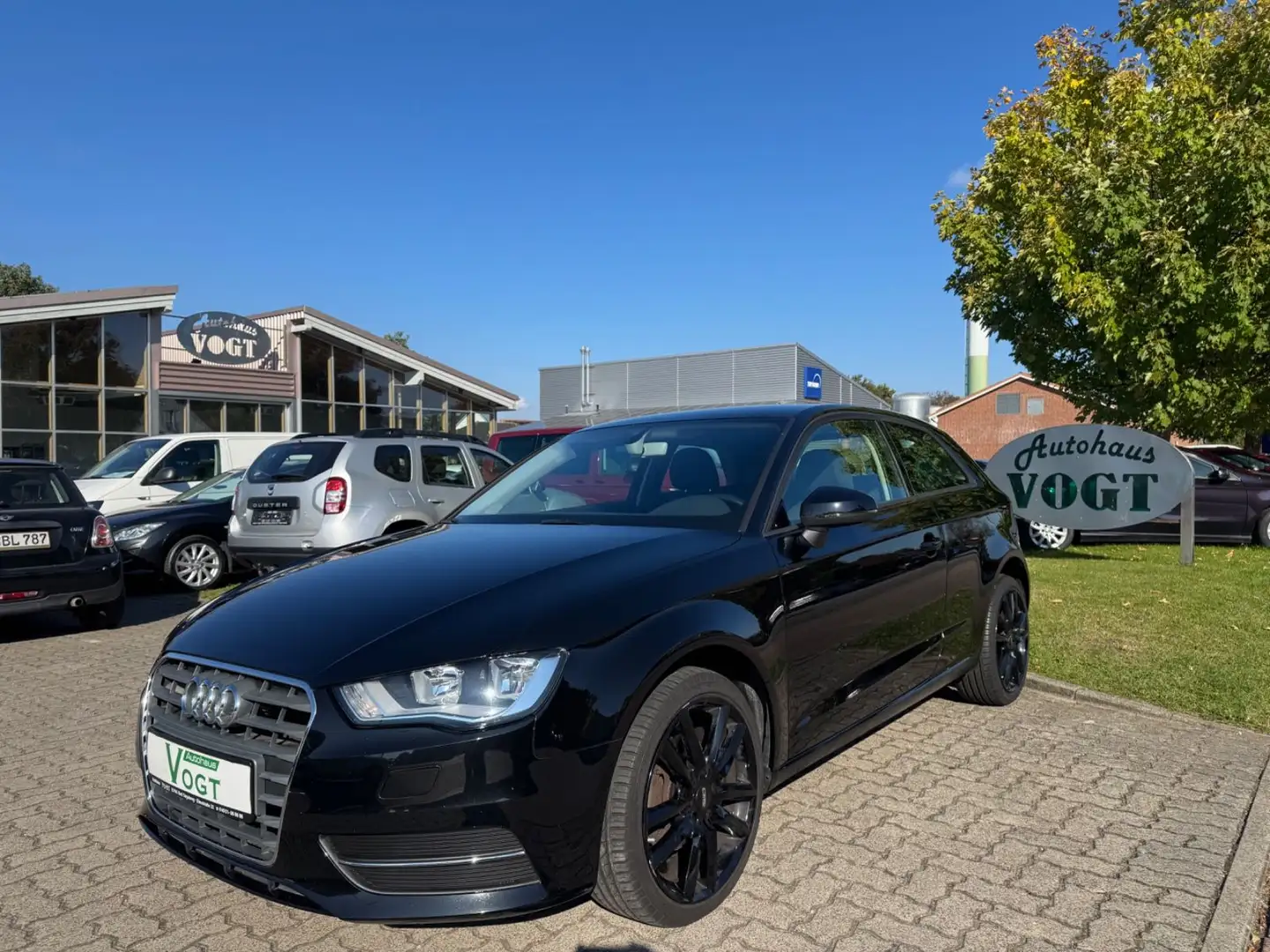 Audi A3 attraction Klima/LM-18"/Navi/SHZ Noir - 1