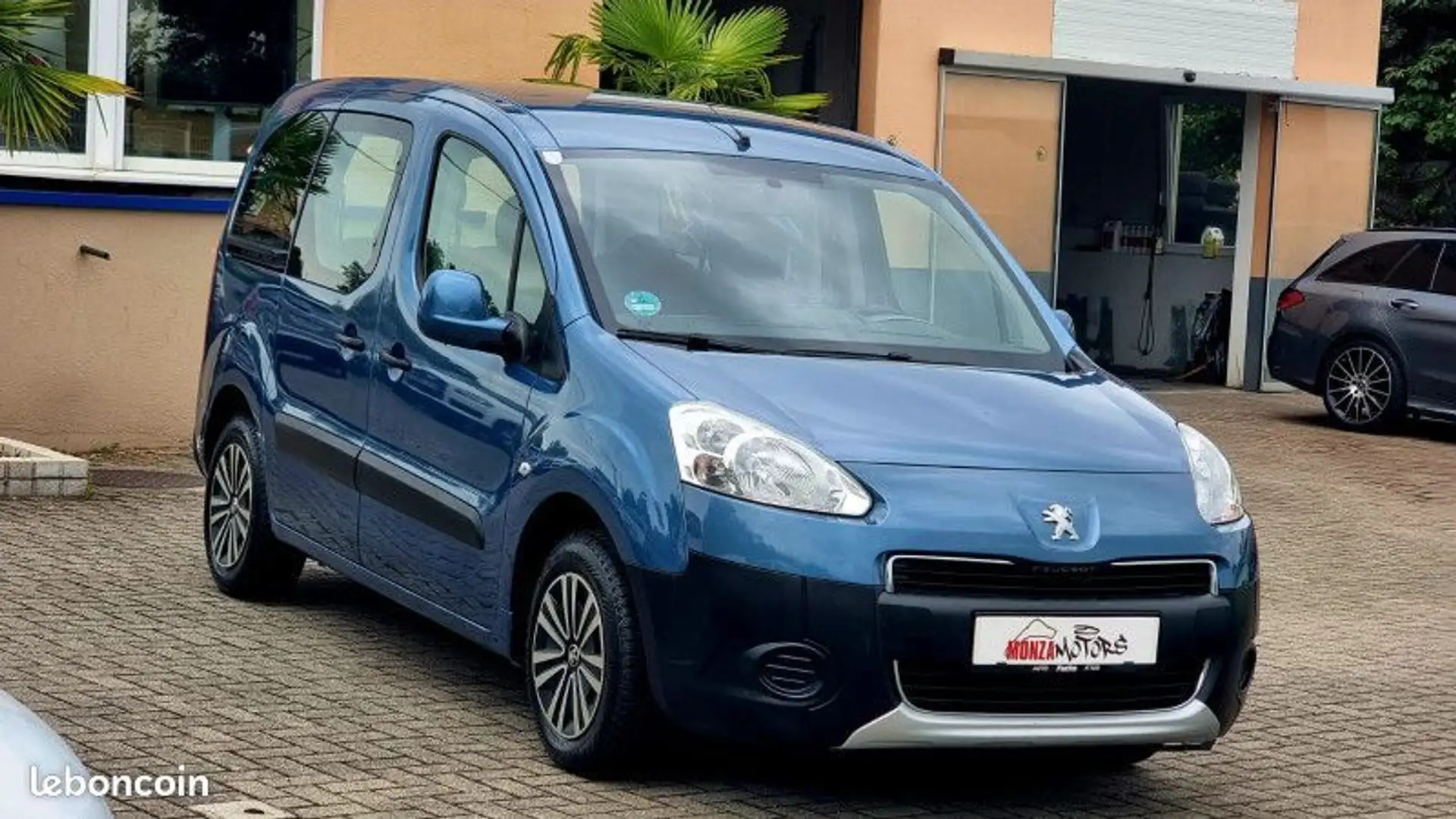 Peugeot Partner Tepee 1.6 HDI92 FAP FAMILY Bleu - 1