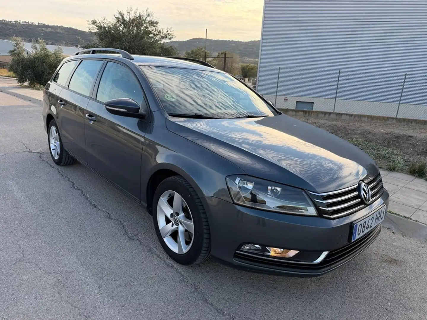 Volkswagen Passat Variant 2.0TDI CR Advance 4Motion Gris - 2