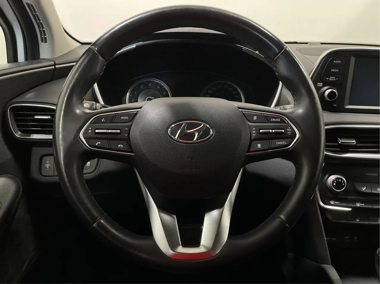 Hyundai SANTA FE снимка Hyundai SANTA FE