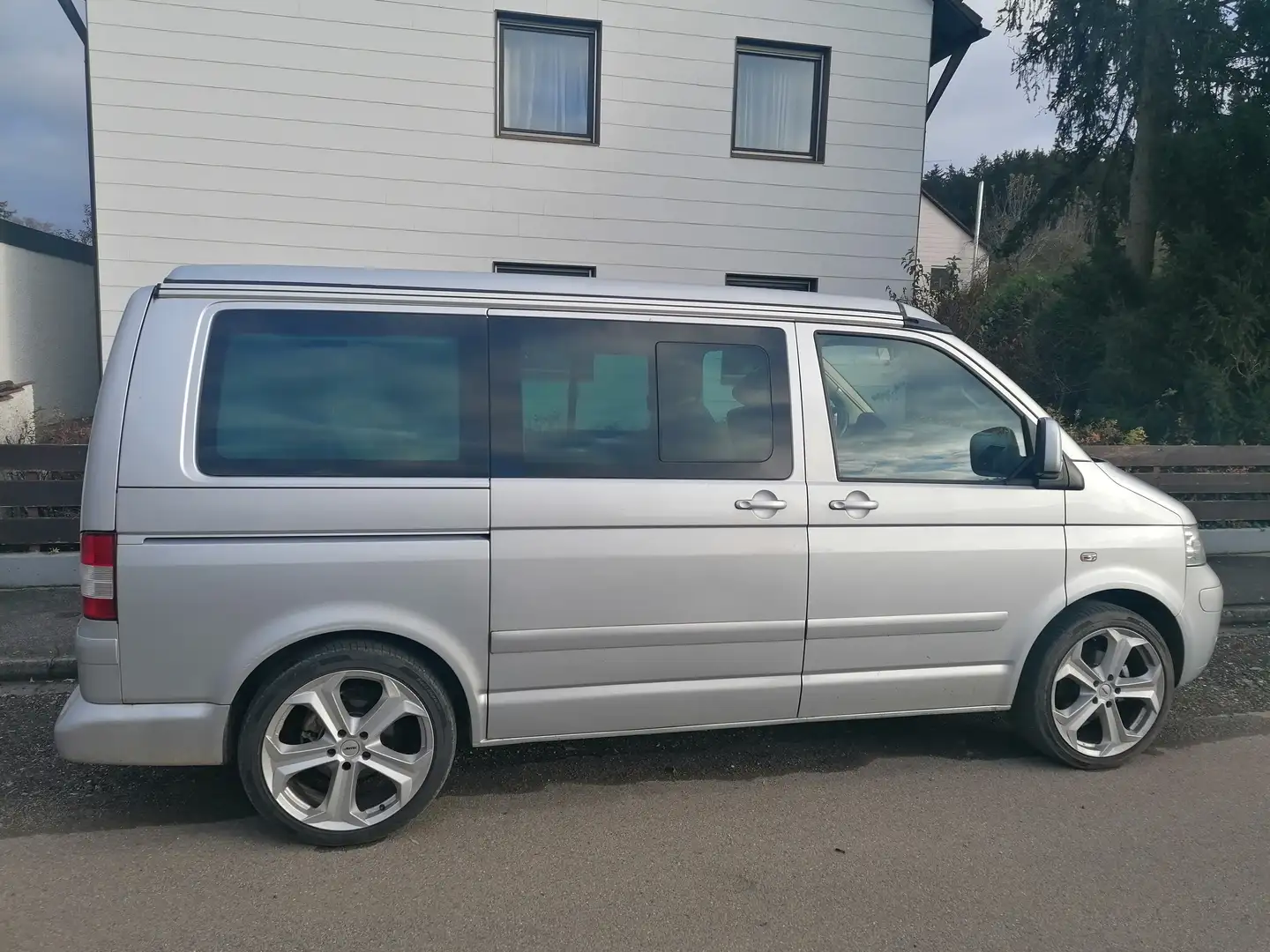 Volkswagen T5 California Stříbrná - 1