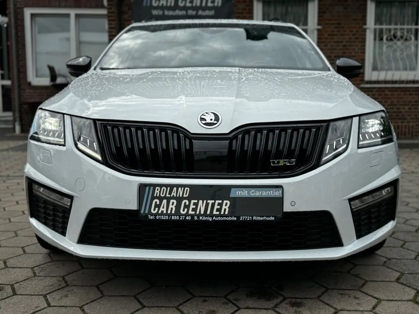 Skoda Octavia Combi RS 245 Aut. LED ACC Kamera AHK Nav Weiß - 2