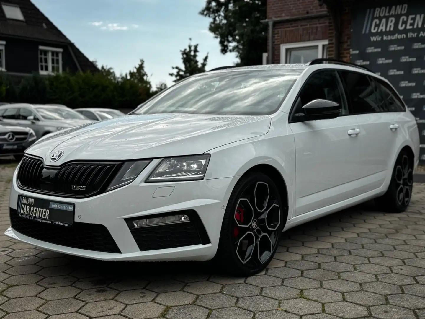 Skoda Octavia Combi RS 245 Aut. LED ACC Kamera AHK Nav Weiß - 1